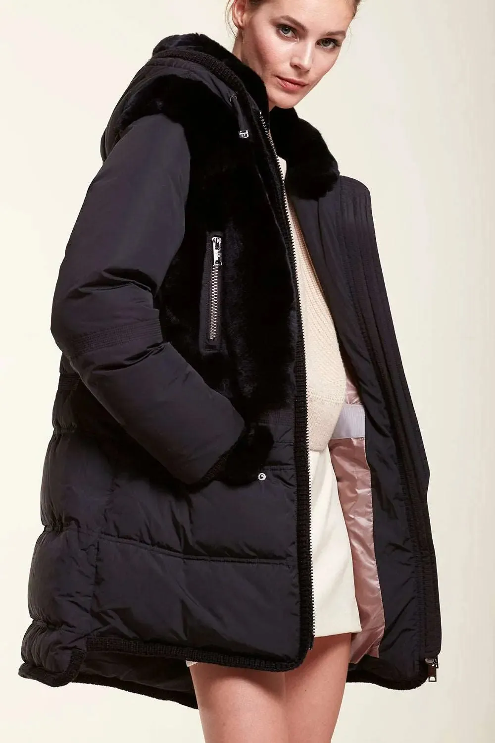 Puffer coat with hood